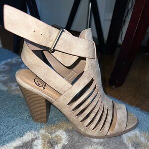 Taupe shoes-excellent condition